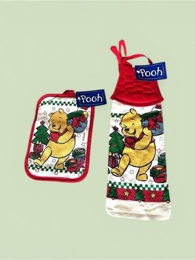 Vintage Disney Winnie the Pooh Christmas Kitchen Towel & Potholder Set NWT